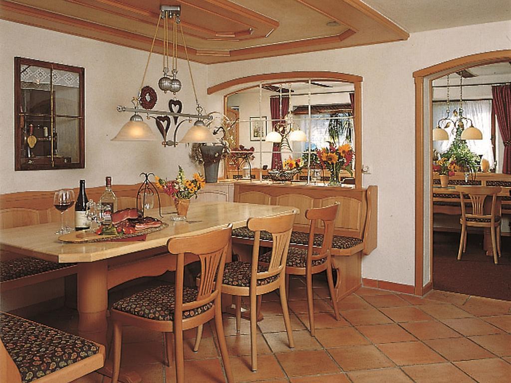 Gasthof Restaurant Buergerstueble سانكت بيتر المظهر الخارجي الصورة